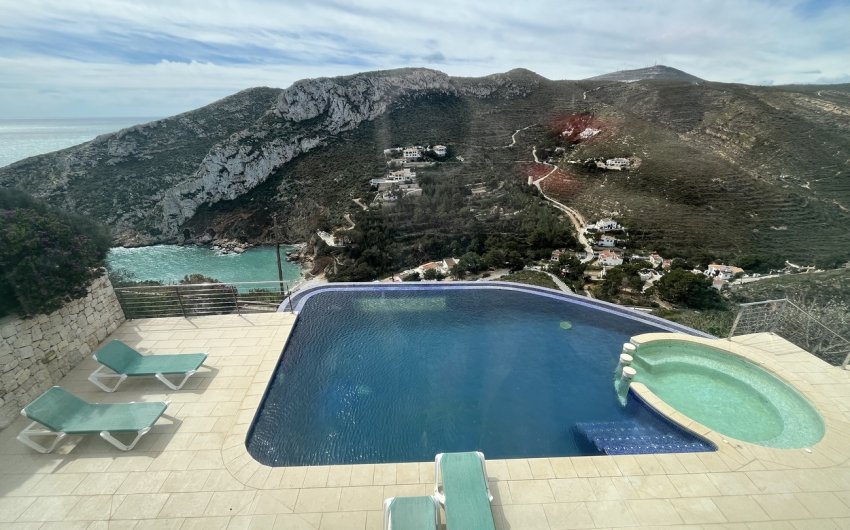Resale - Villa -
Jávea - Costa Blanca
