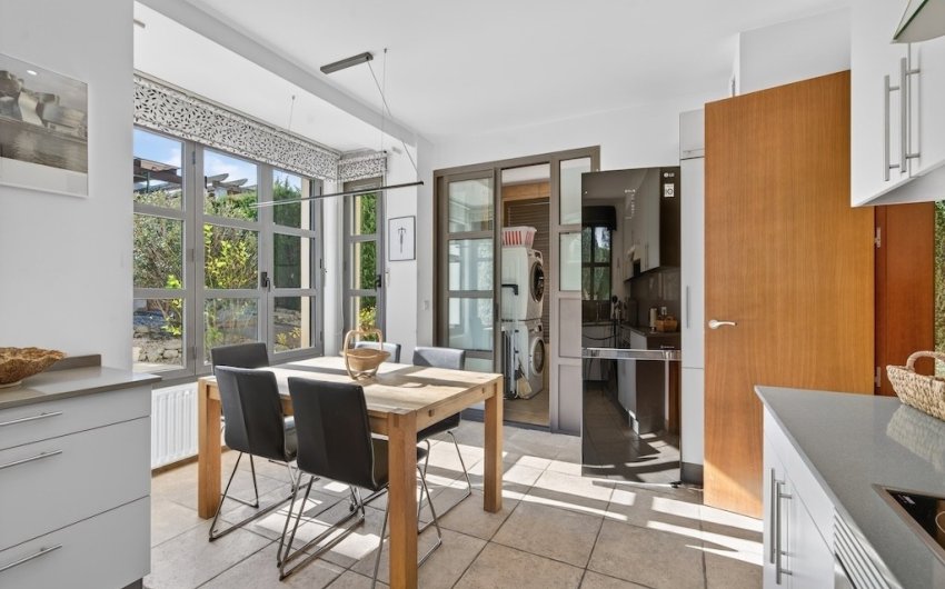 Resale - Villa -
Jávea - Monte Olimpe