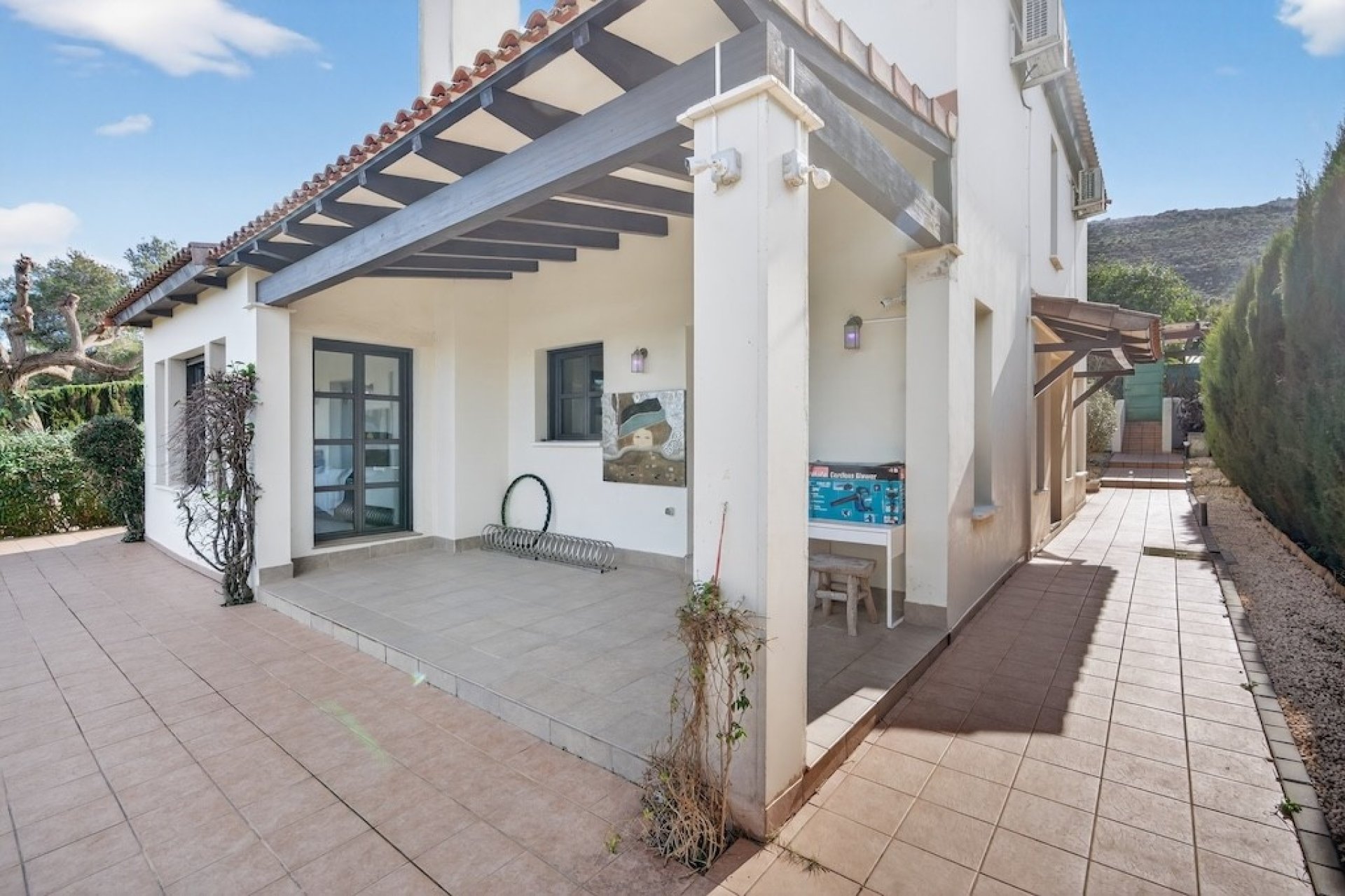 Resale - Villa -
Jávea - Monte Olimpe