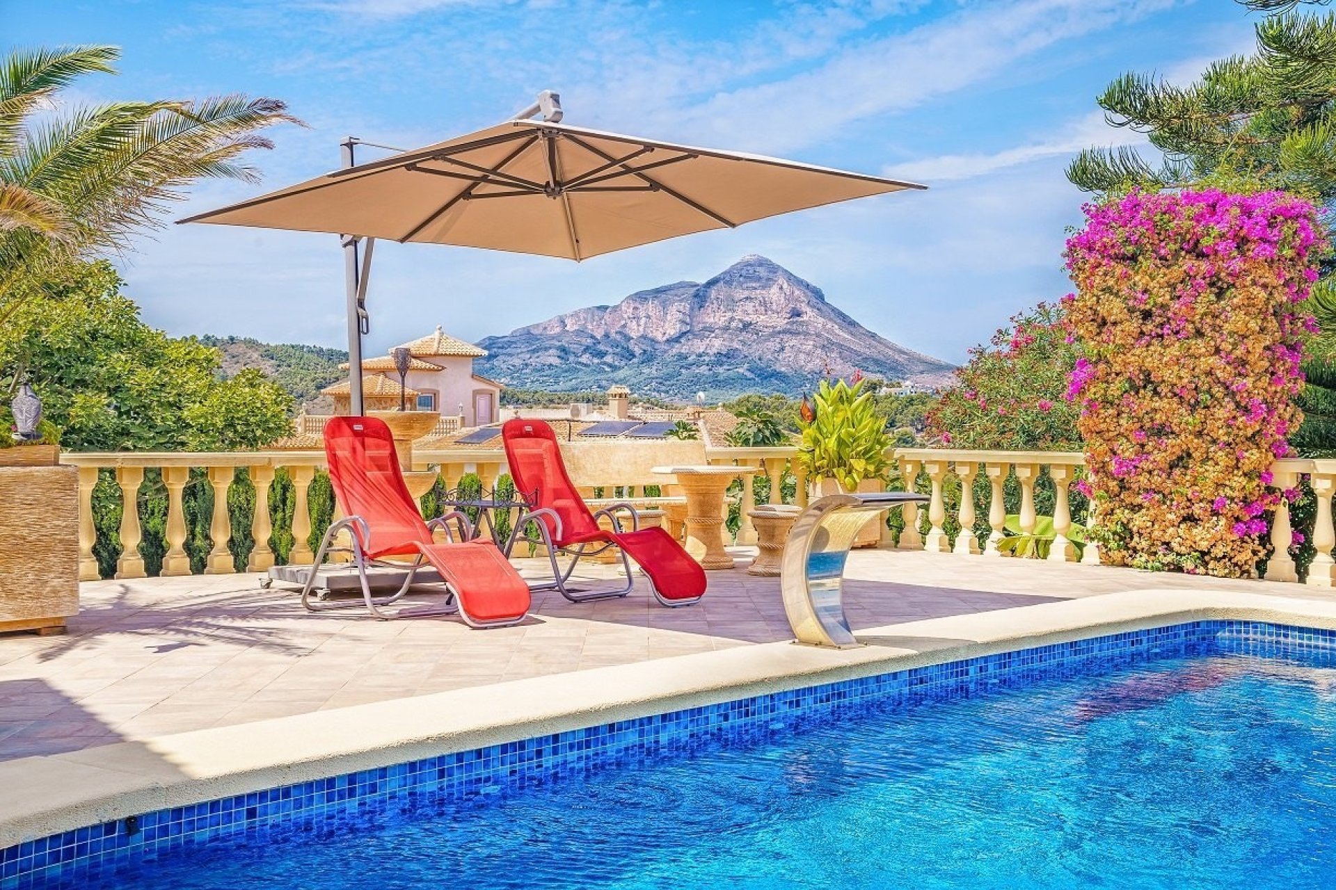 Resale - Villa -
Jávea - Montgó