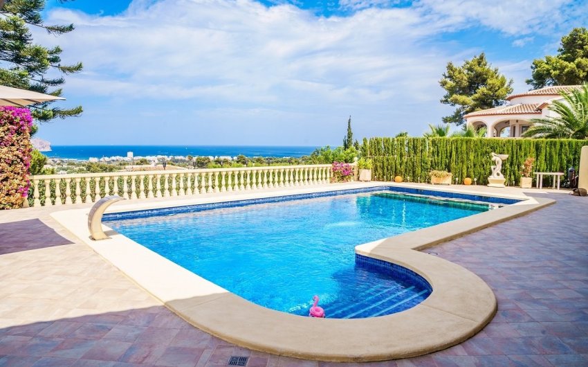 Resale - Villa -
Jávea - Montgó