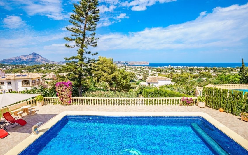 Resale - Villa -
Jávea - Montgó