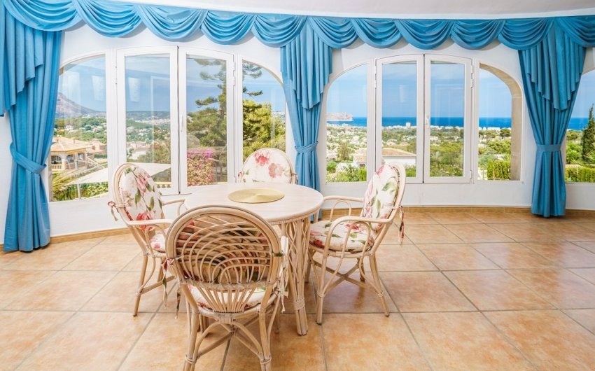 Resale - Villa -
Jávea - Montgó