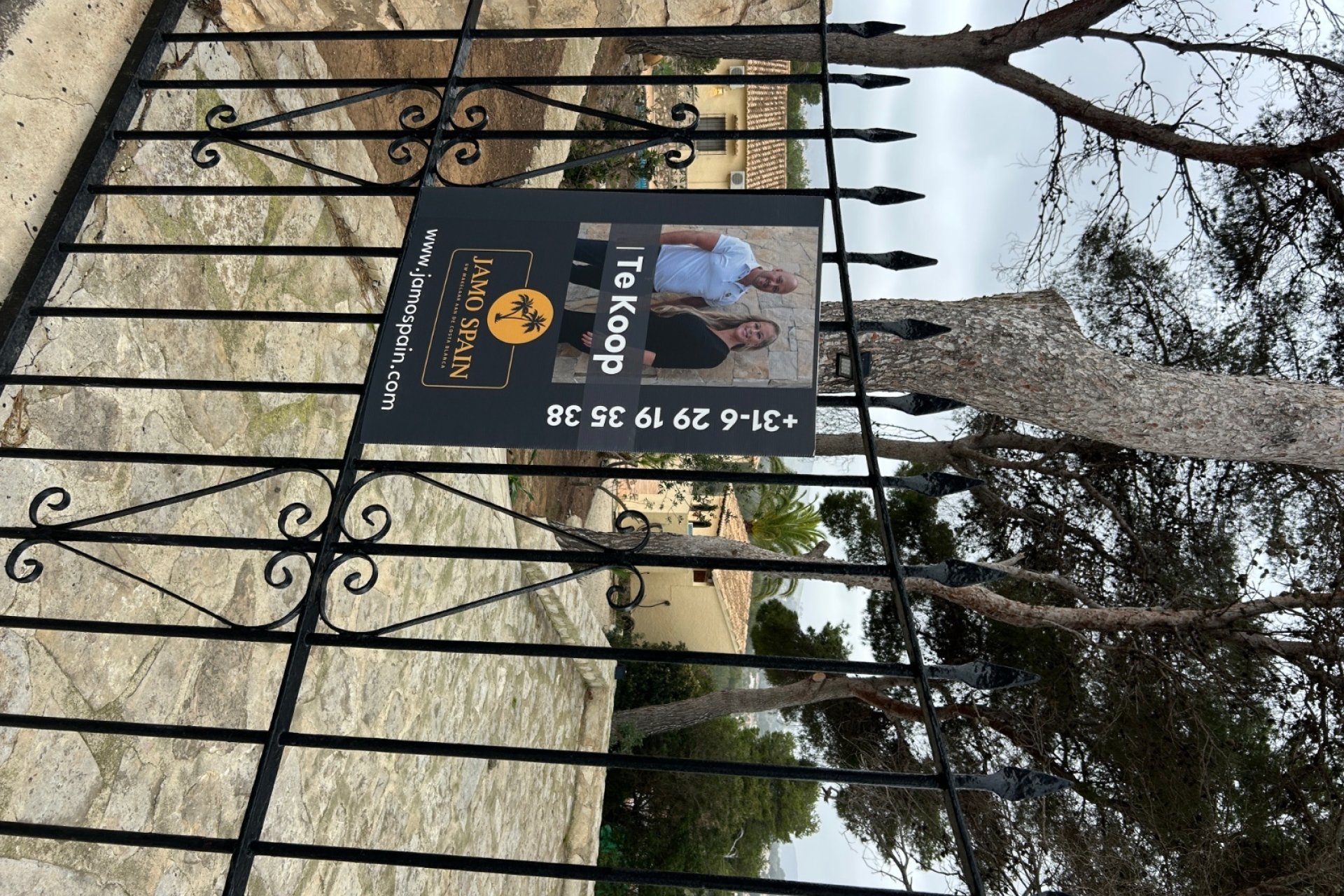 Resale - Villa -
Jávea - Montgó