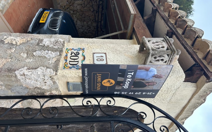 Resale - Villa -
Jávea - Montgó