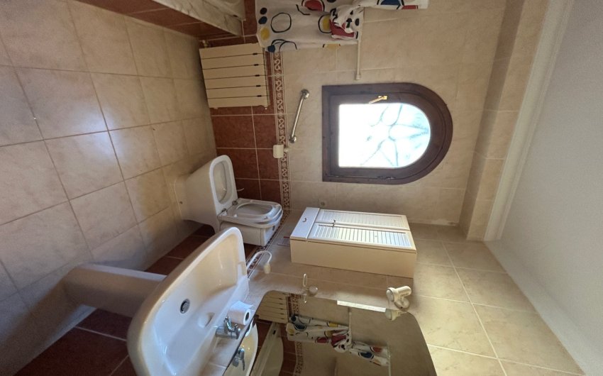 Resale - Villa -
Jávea - Montgó