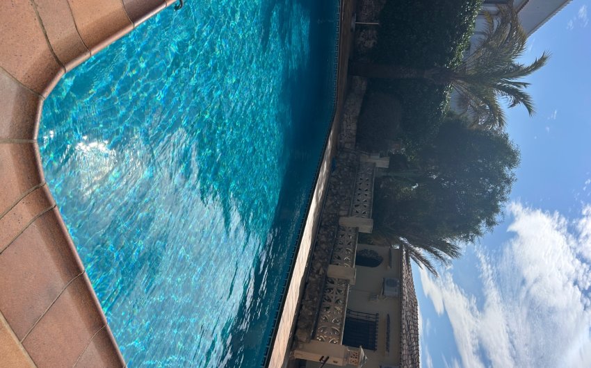 Resale - Villa -
Jávea - Montgó