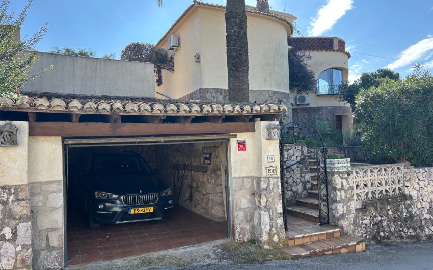 Resale - Villa -
Jávea - Montgó