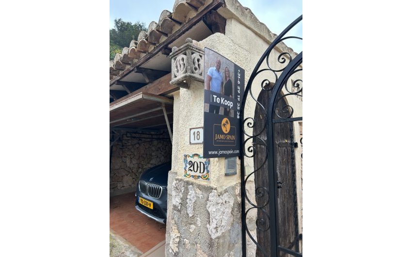 Resale - Villa -
Jávea - Montgó