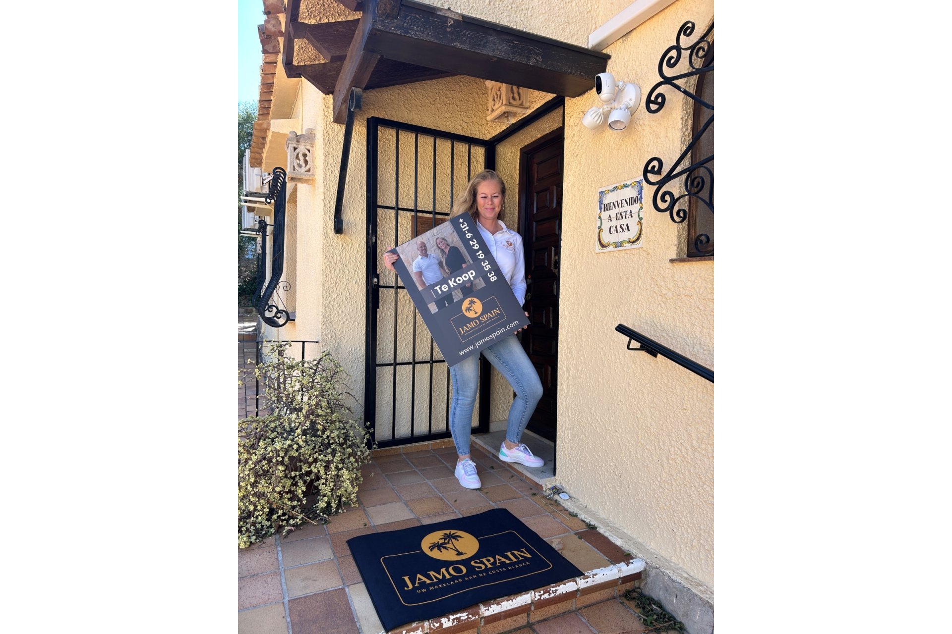 Resale - Villa -
Jávea - Montgó