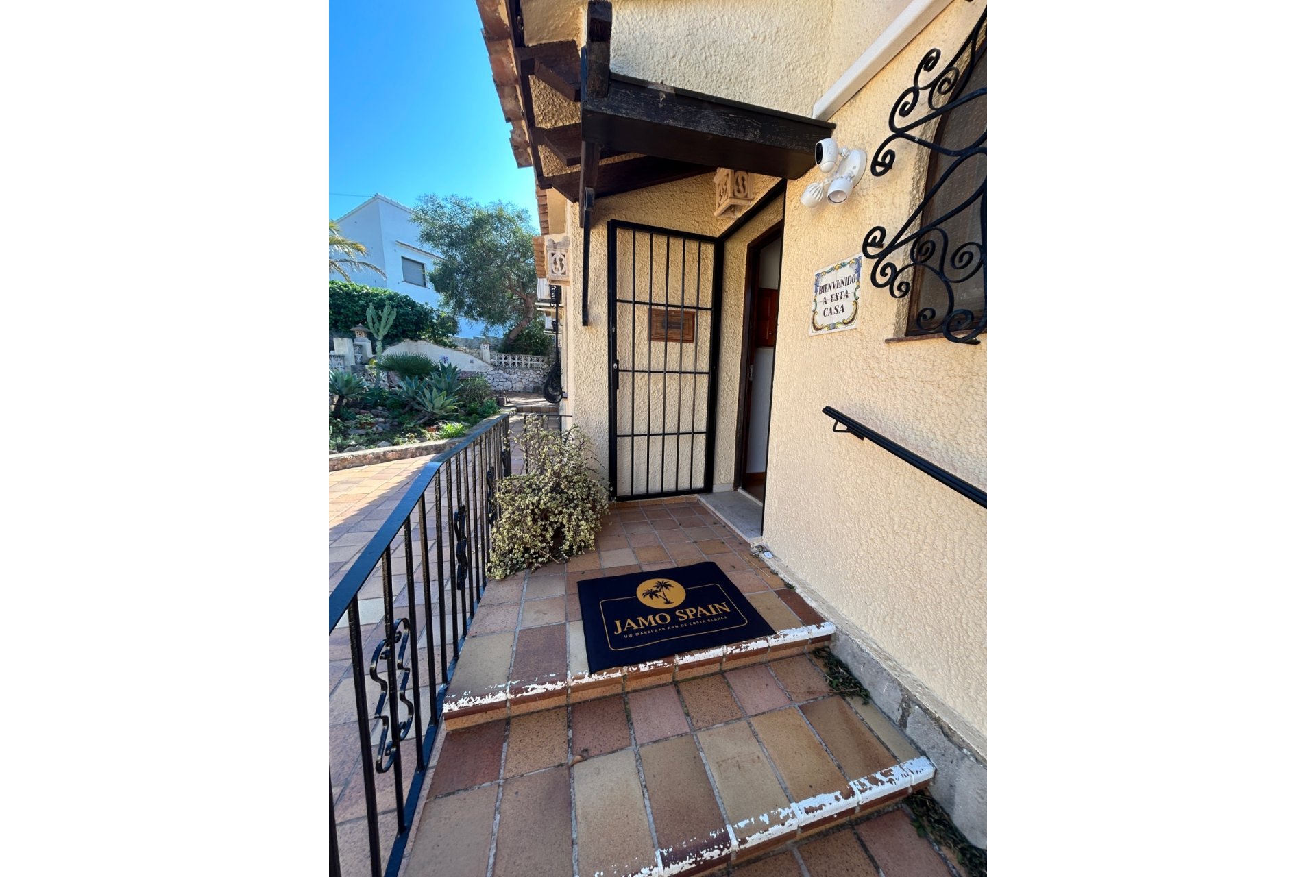 Resale - Villa -
Jávea - Montgó