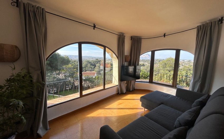 Resale - Villa -
Jávea - Montgó