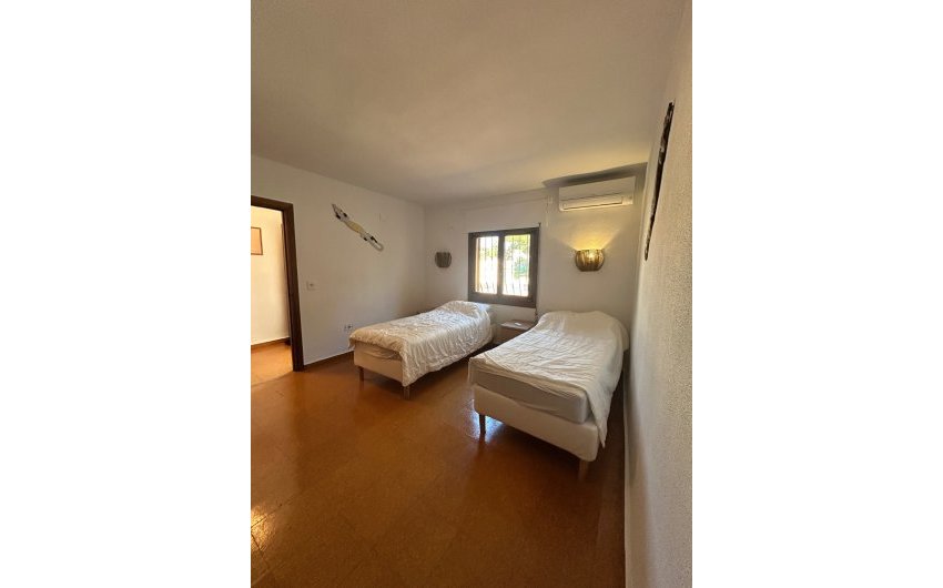 Resale - Villa -
Jávea - Montgó