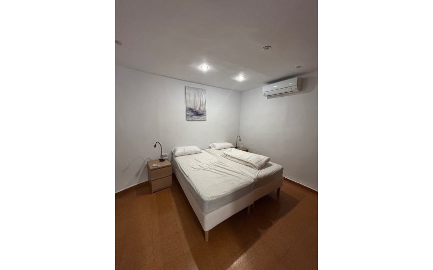 Resale - Villa -
Jávea - Montgó