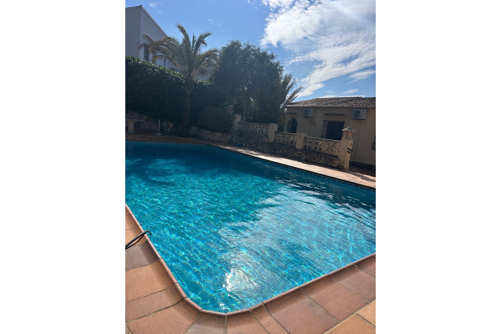 Resale - Villa -
Jávea - Montgó