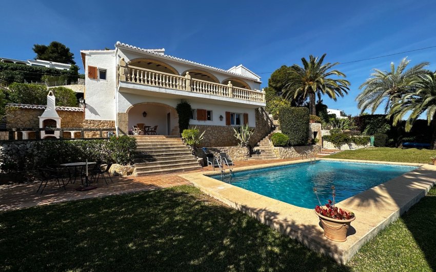 Resale - Villa -
Jávea - Pinosol