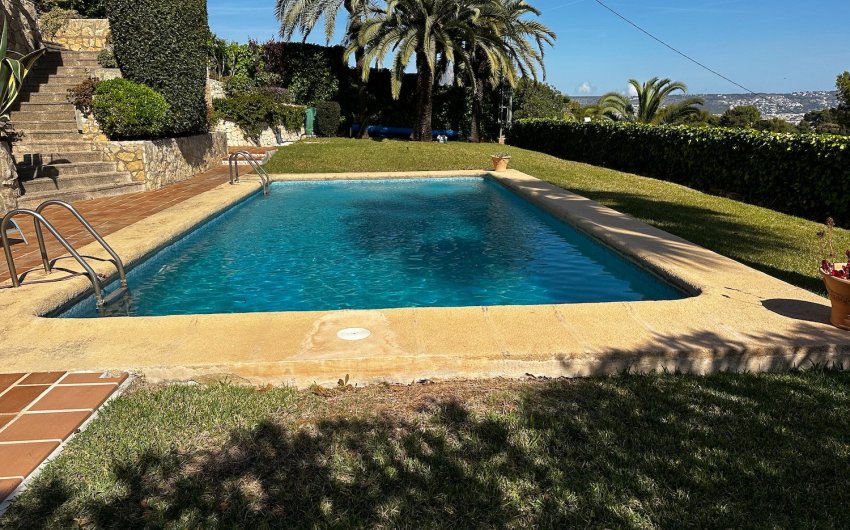 Resale - Villa -
Jávea - Pinosol