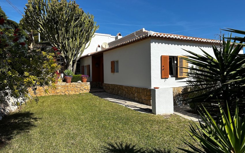 Resale - Villa -
Jávea - Pinosol