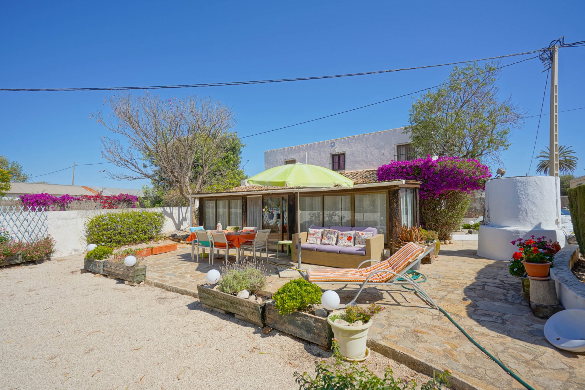 Resale - Villa -
Jávea - Tarraula