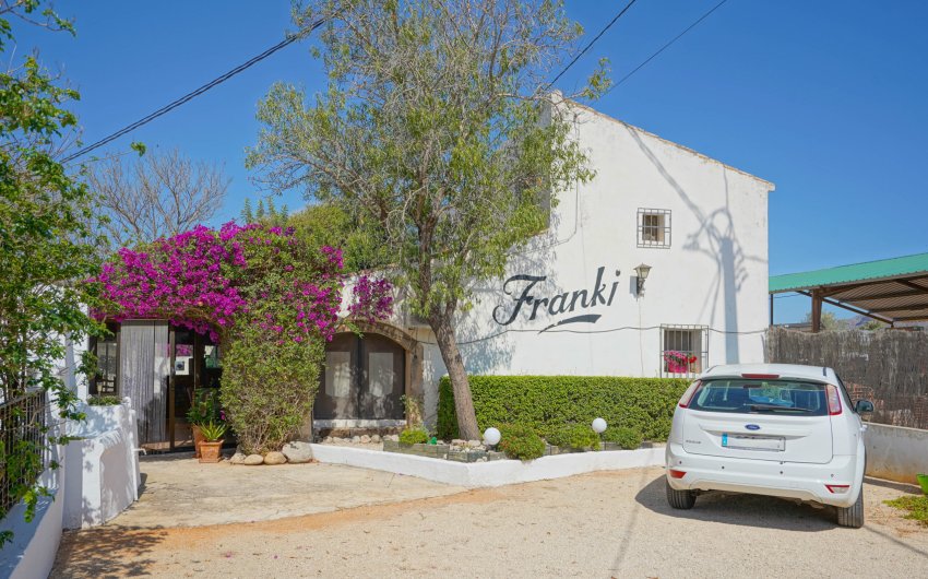 Resale - Villa -
Jávea - Tarraula