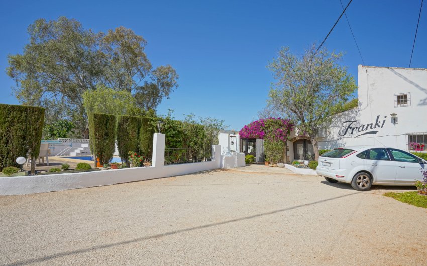 Resale - Villa -
Jávea - Tarraula