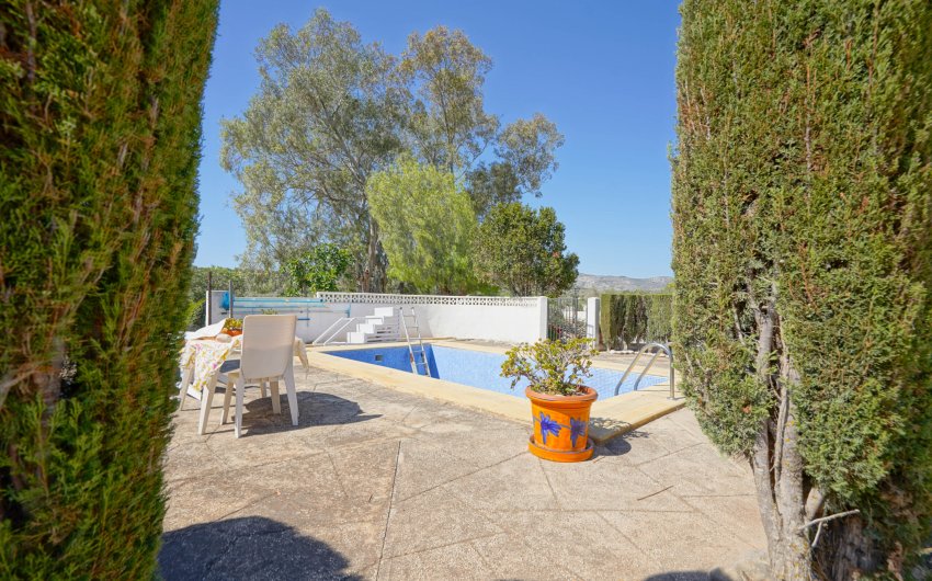 Resale - Villa -
Jávea - Tarraula