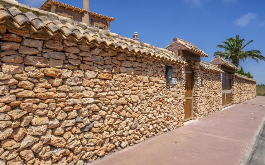Resale - Villa -
La Manga del Mar Menor - Costa Calida