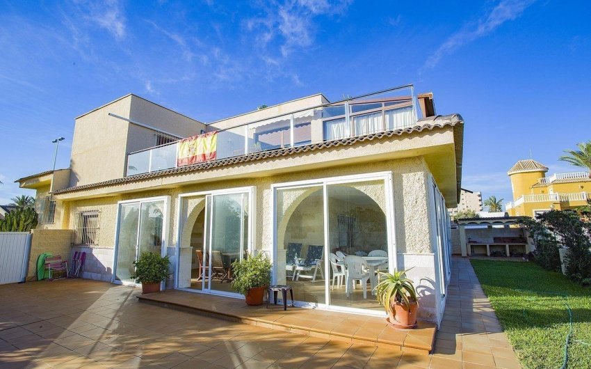 Resale - Villa -
La Manga del Mar Menor - Playa De Las Gaviotas-el Pedrucho