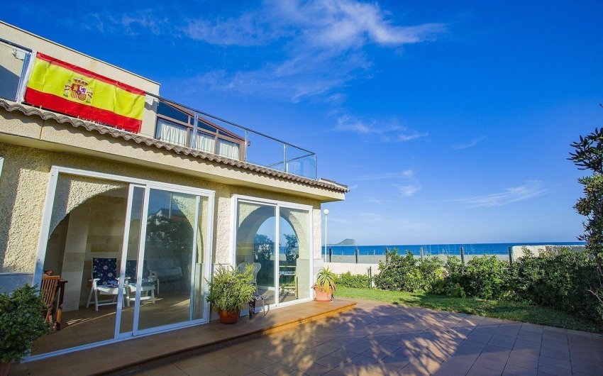 Resale - Villa -
La Manga del Mar Menor - Playa De Las Gaviotas-el Pedrucho