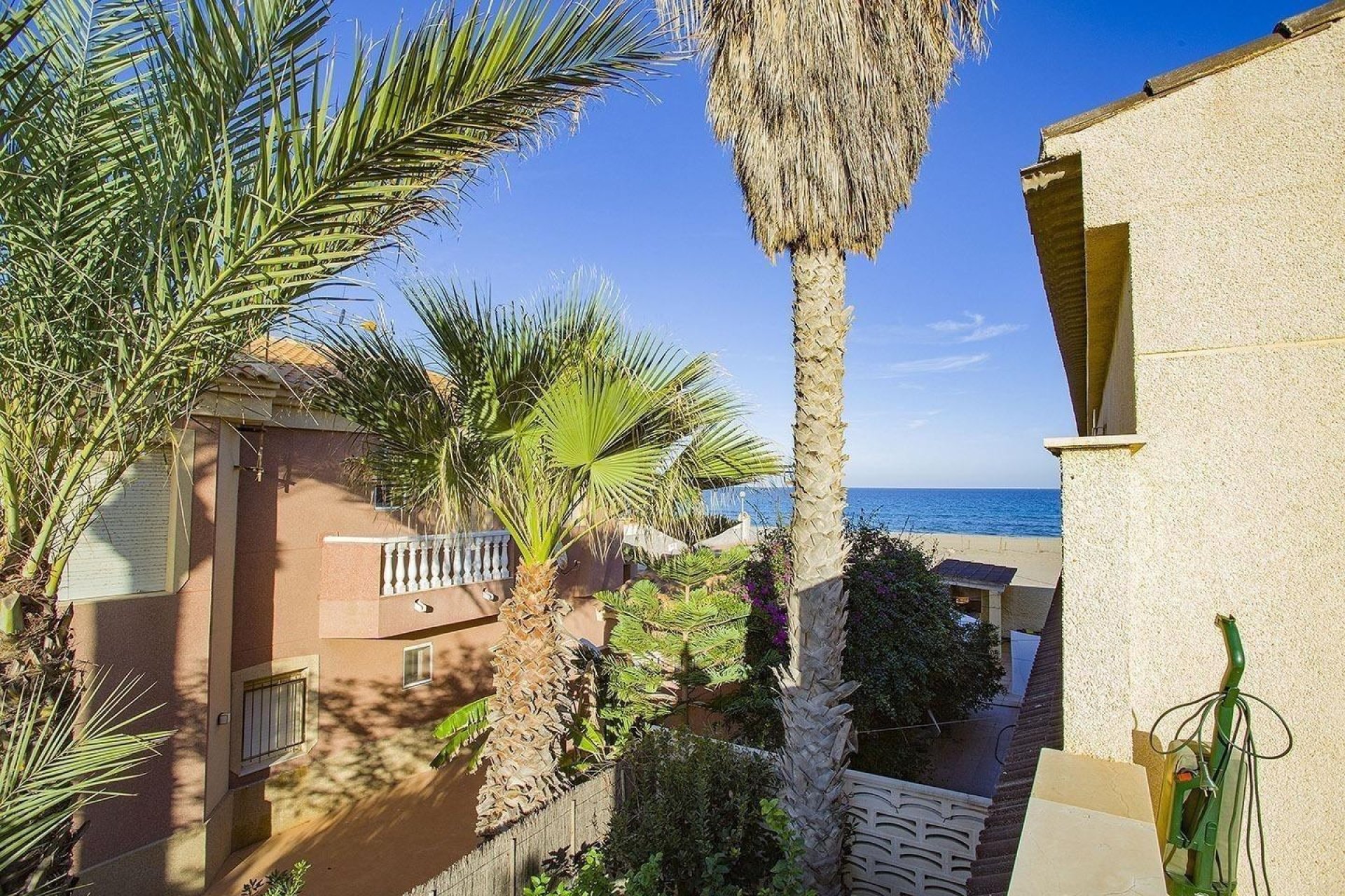 Resale - Villa -
La Manga del Mar Menor - Playa De Las Gaviotas-el Pedrucho