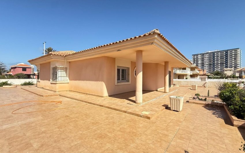 Resale - Villa -
La Manga del Mar Menor - Playa Del Galán