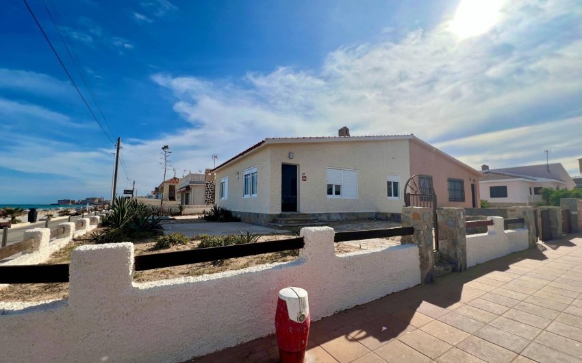 Resale - Villa -
La Mata - Costa Blanca