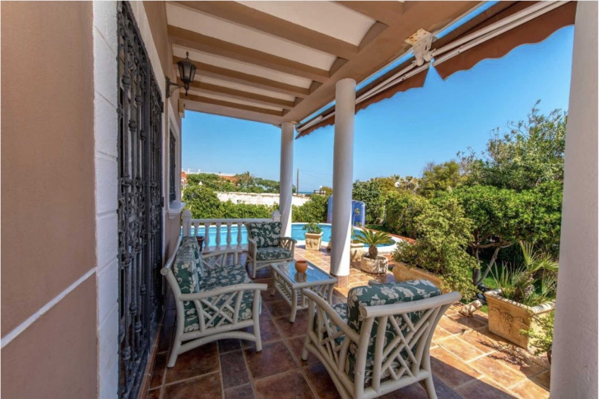 Resale - Villa -
La Mata - Costa Blanca