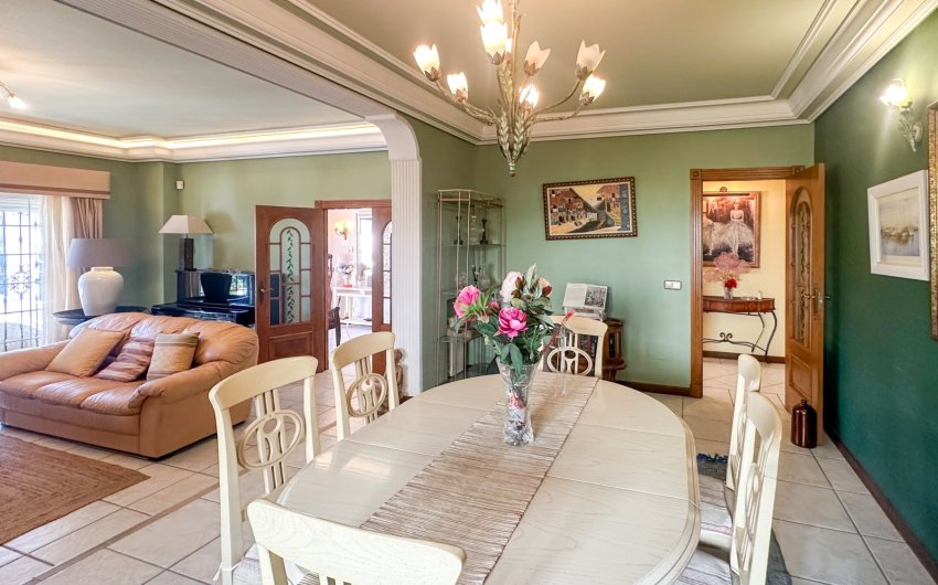 Resale - Villa -
La Mata - Costa Blanca