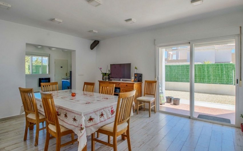 Resale - Villa -
La Nucía - Convent De Les Montjes