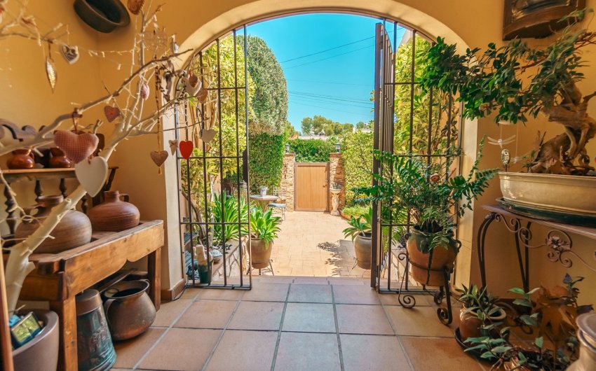 Resale - Villa -
La Nucía