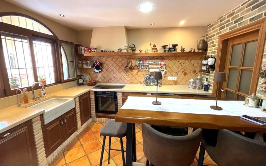 Resale - Villa -
La Nucía