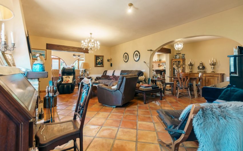 Resale - Villa -
La Nucía