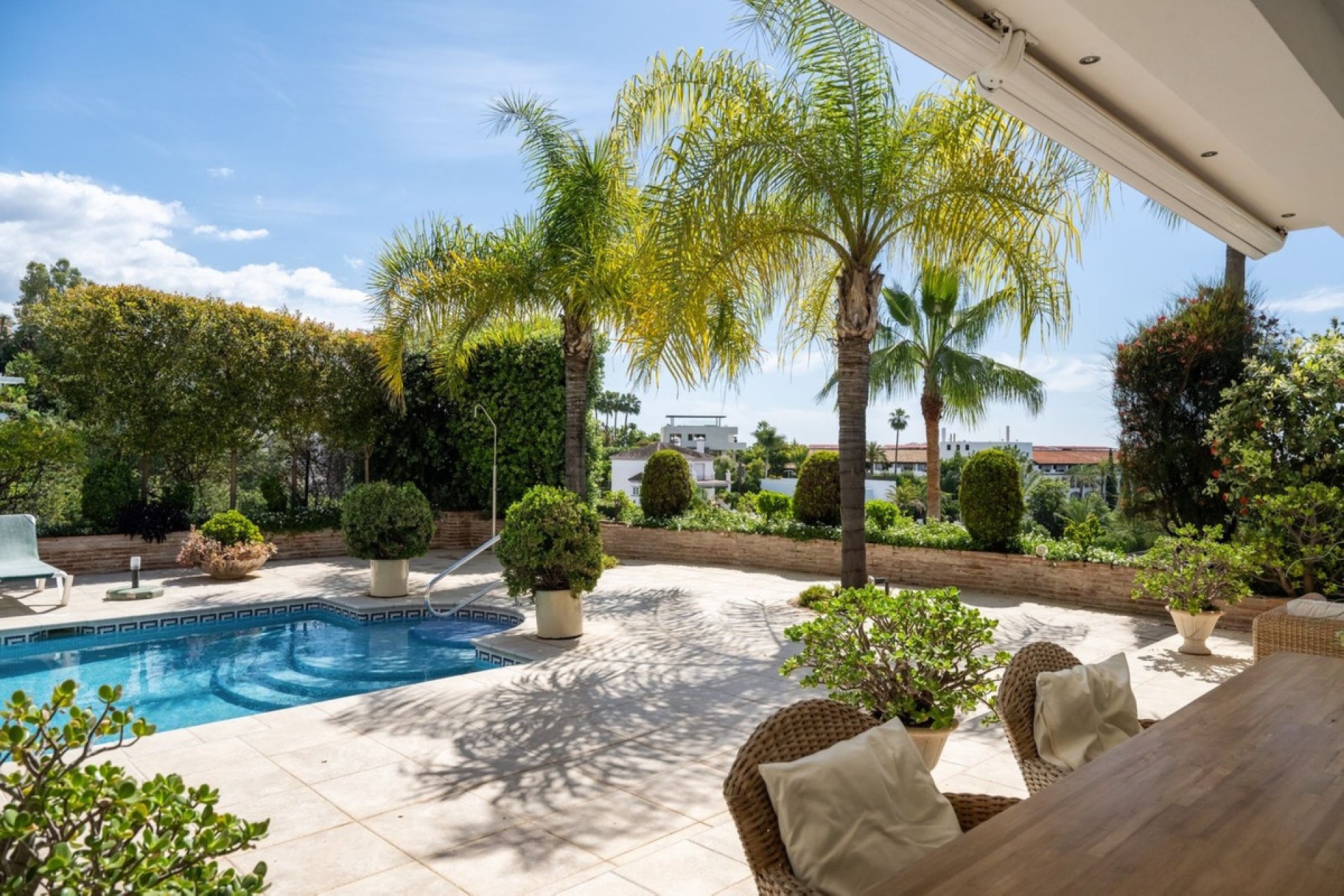 Resale - Villa -
La Quinta - Inland