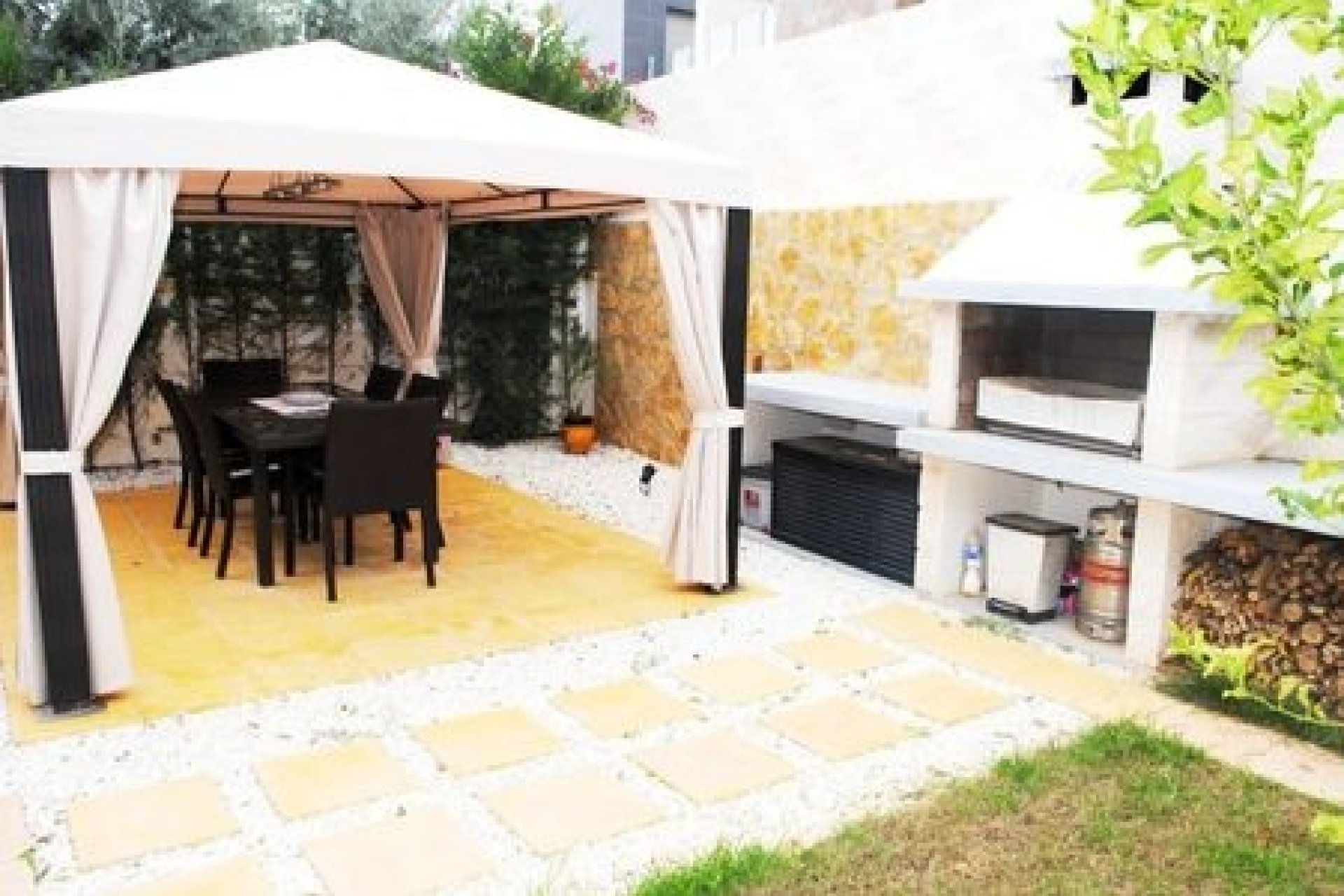 Resale - Villa -
La Zenia - Costa Blanca