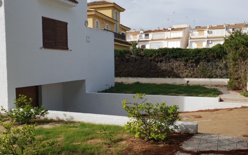 Resale - Villa -
La Zenia - Costa Blanca