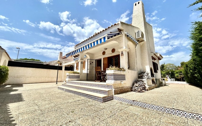 Resale - Villa -
La Zenia - Costa Blanca