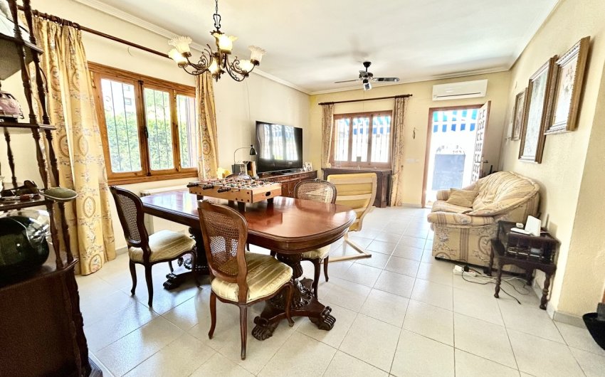 Resale - Villa -
La Zenia - Costa Blanca