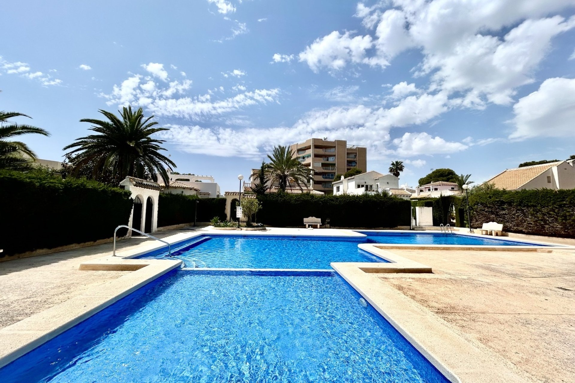 Resale - Villa -
La Zenia - Costa Blanca