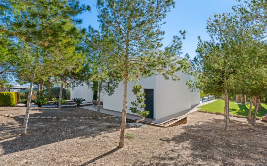 Resale - Villa -
Las Colinas Golf Resort - Las Colinas golf