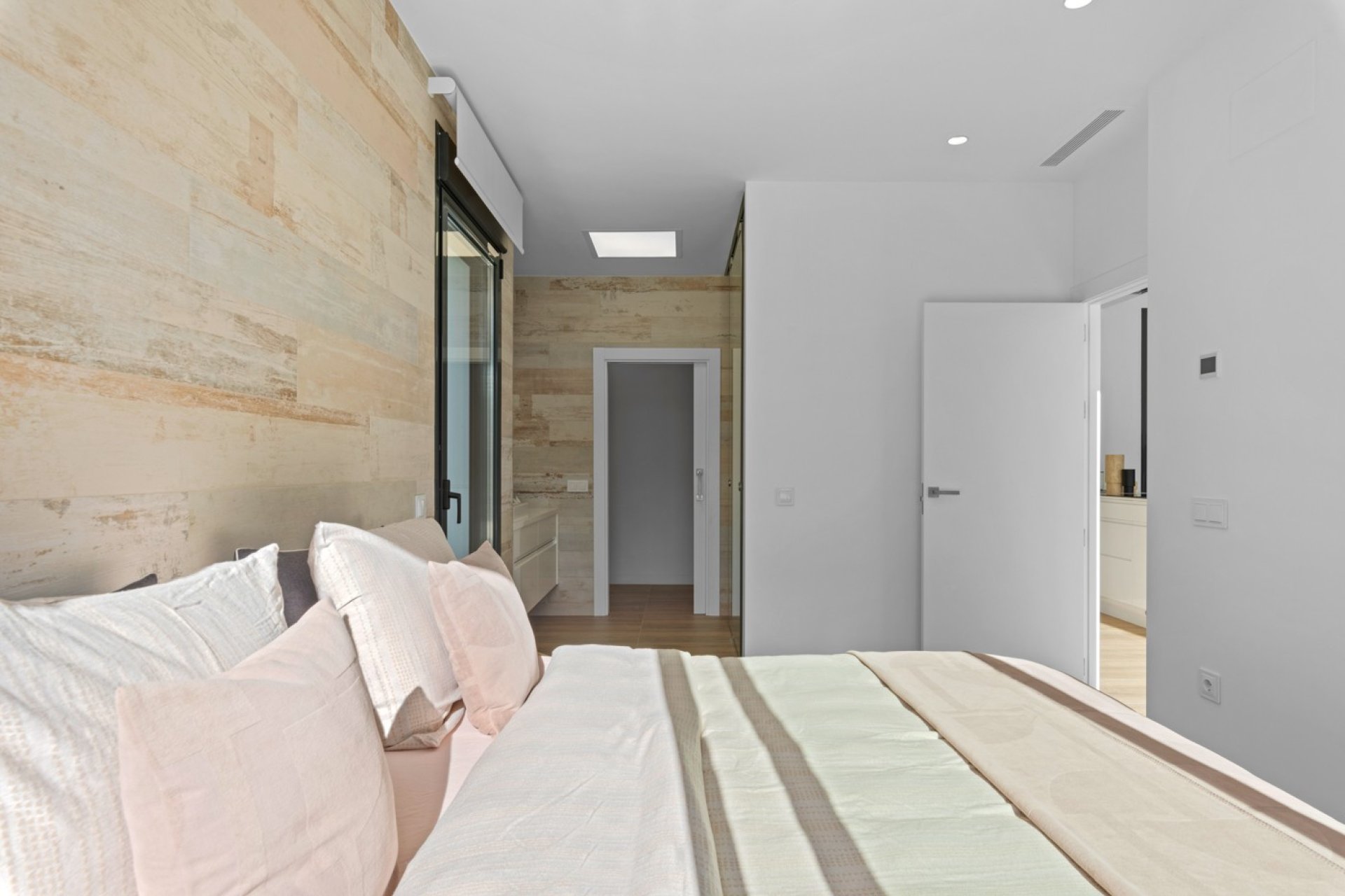 Resale - Villa -
Las Colinas Golf Resort - Las Colinas golf