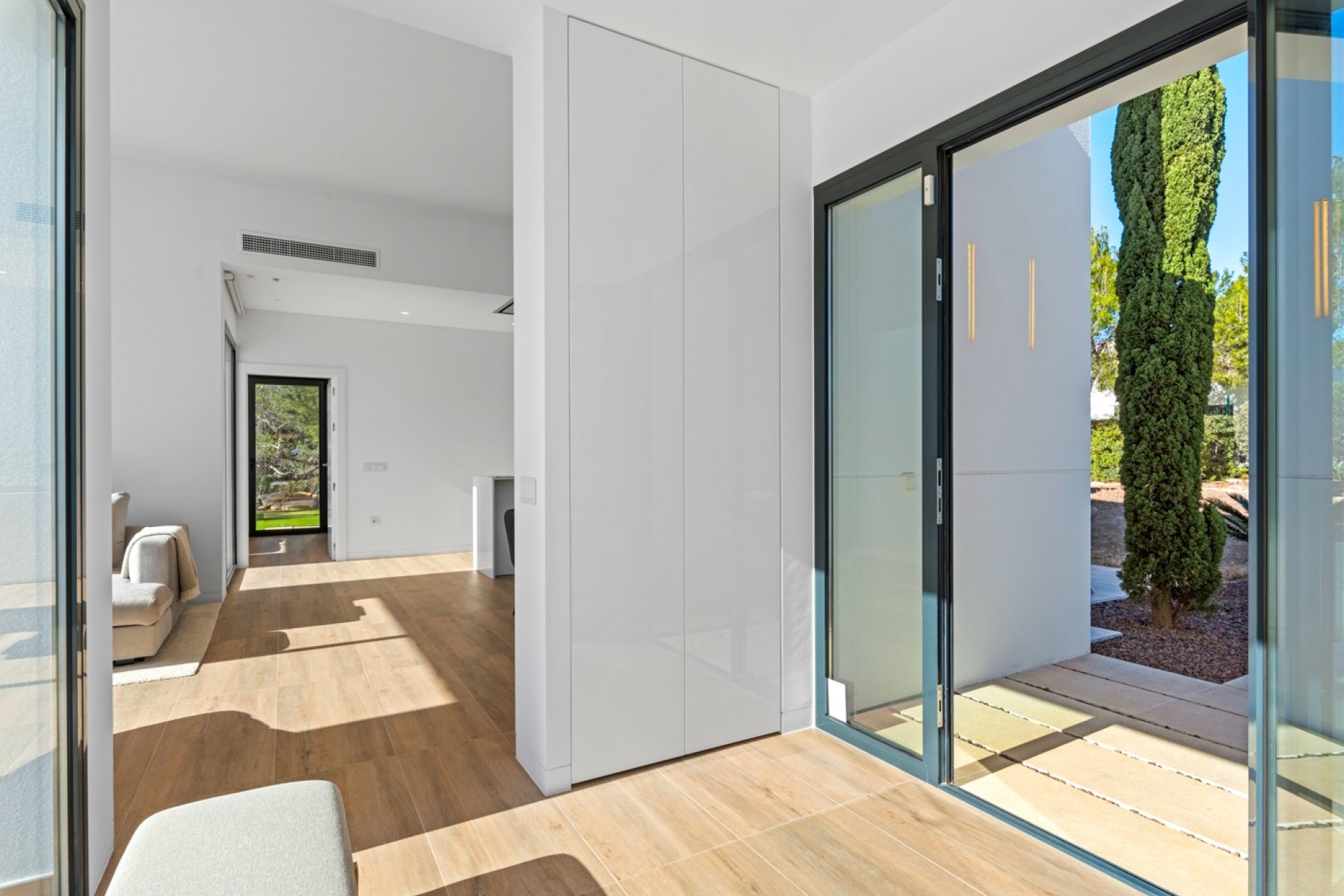 Resale - Villa -
Las Colinas Golf Resort - Las Colinas golf