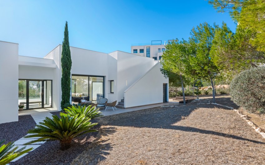 Resale - Villa -
Las Colinas Golf Resort - Las Colinas golf