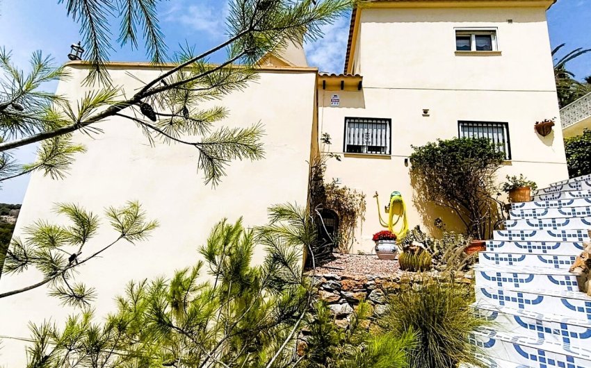 Resale - Villa -
Las Ramblas Golf - Inland