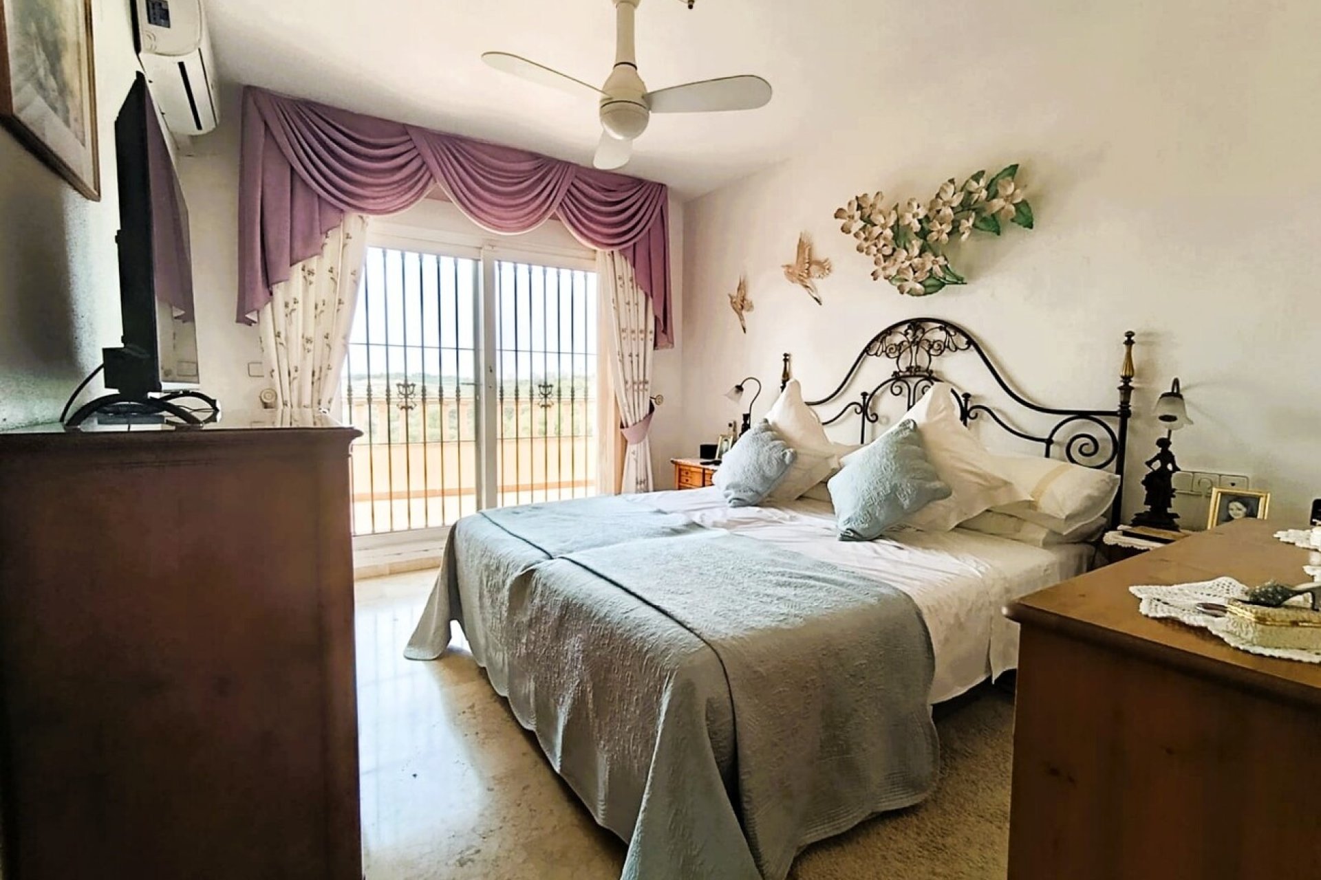 Resale - Villa -
Las Ramblas Golf - Inland